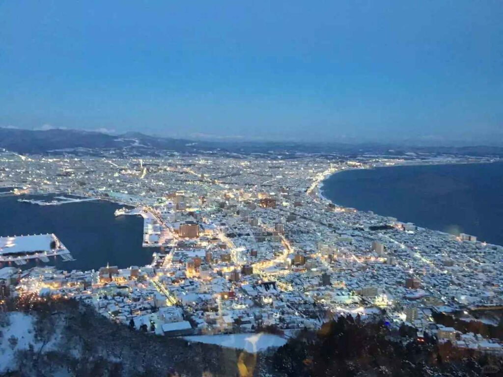 北海道を訪れるベストシーズン：冬のパウダースノーが作り出す魔法の理由