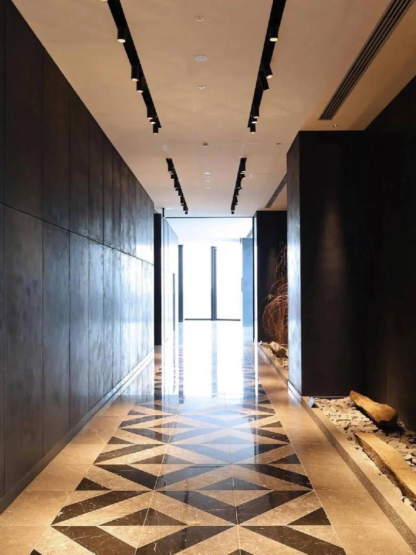 Experience Tokyo's Breathtaking Cloud Hotel - Book Your Sky-High Stay Today!