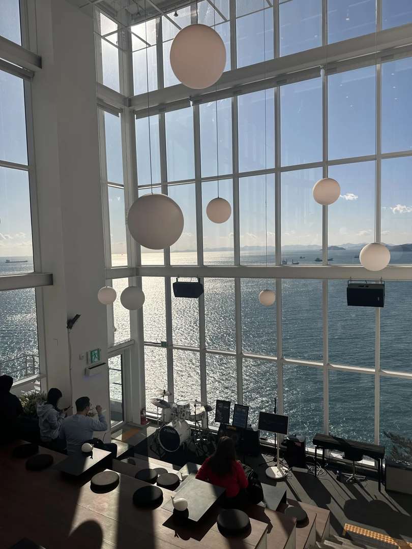 Os 10 Cafés Mais Bonitos de Busan com Vista para o Oceano Que Você Precisa Visitar