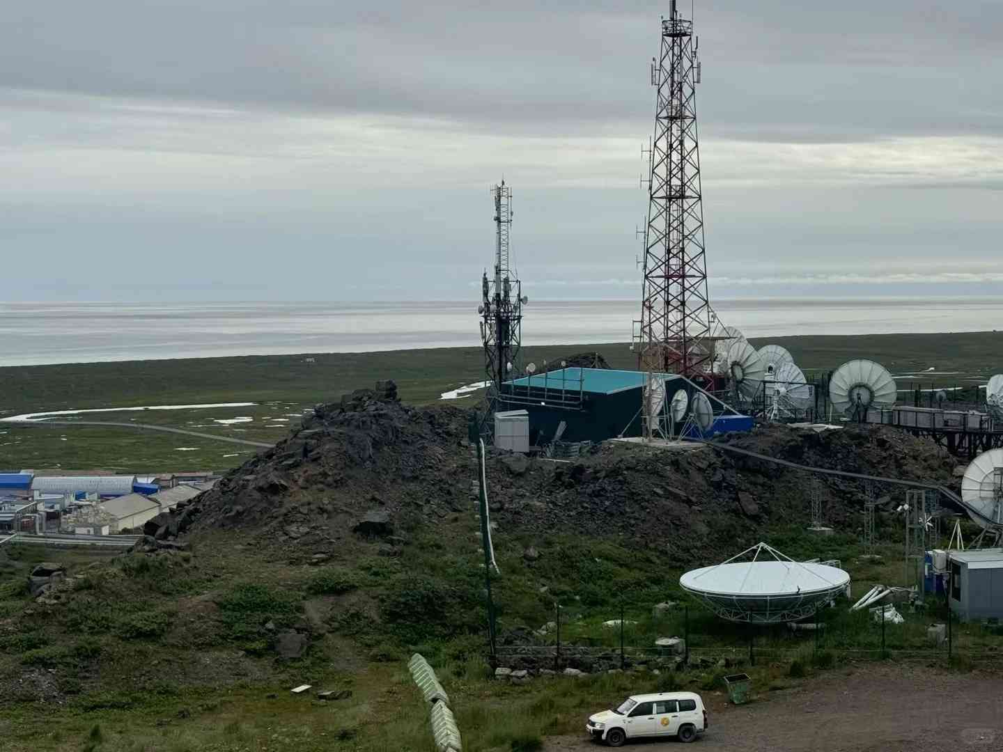 Anadyr Heights: Panoramic Views Overlooking Entire Anadyr and Anar