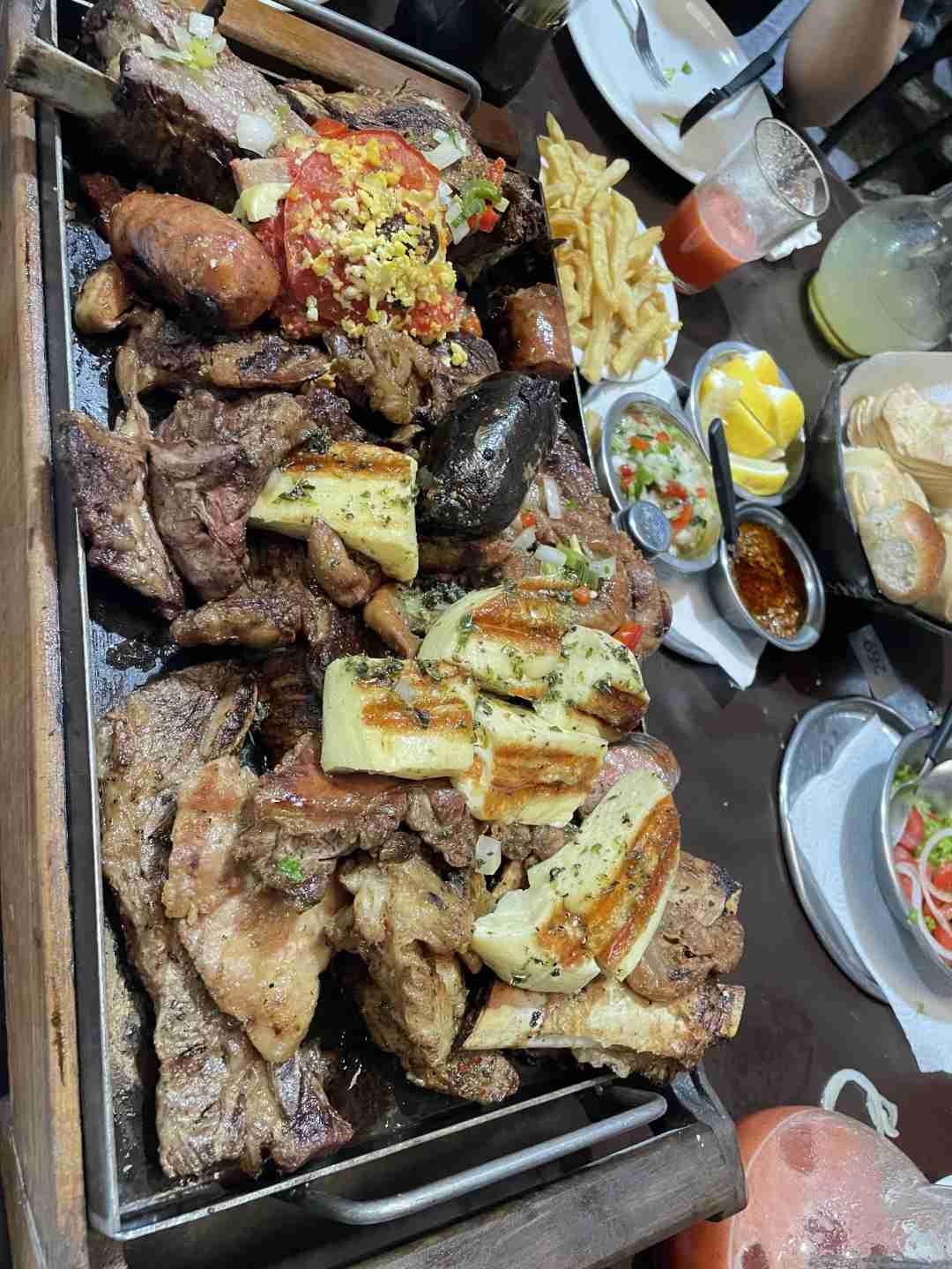 الأرجنتين بوينس آيرس قاطرة باربكيو دجاج: المأكولة المفضلة لدى مارادونا 🇦🇷🍗