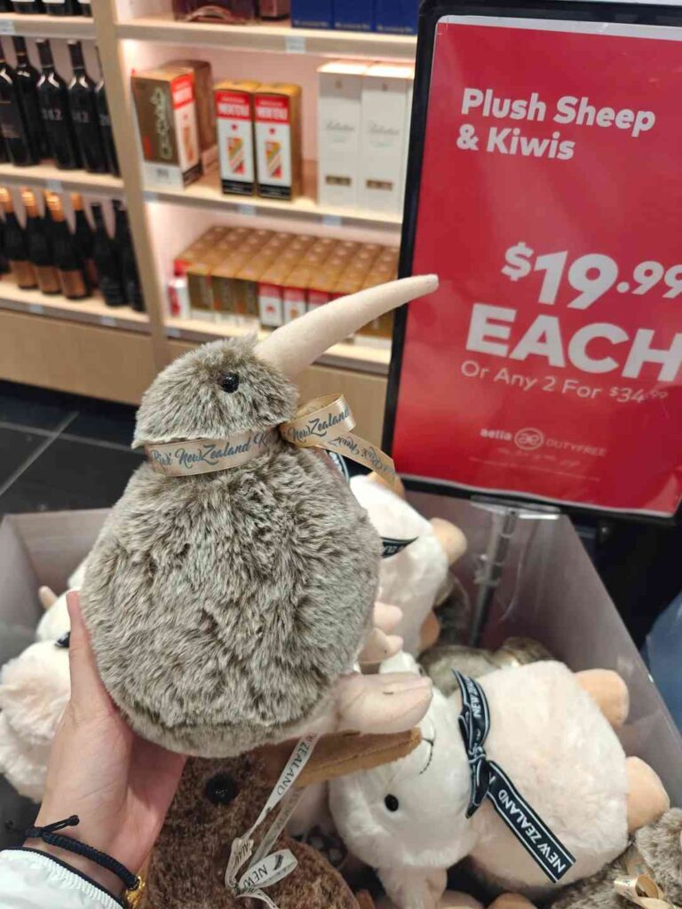 Vermeide überbewertete Kiwis: Warum man am Flughafen von Auckland nicht kaufen sollte