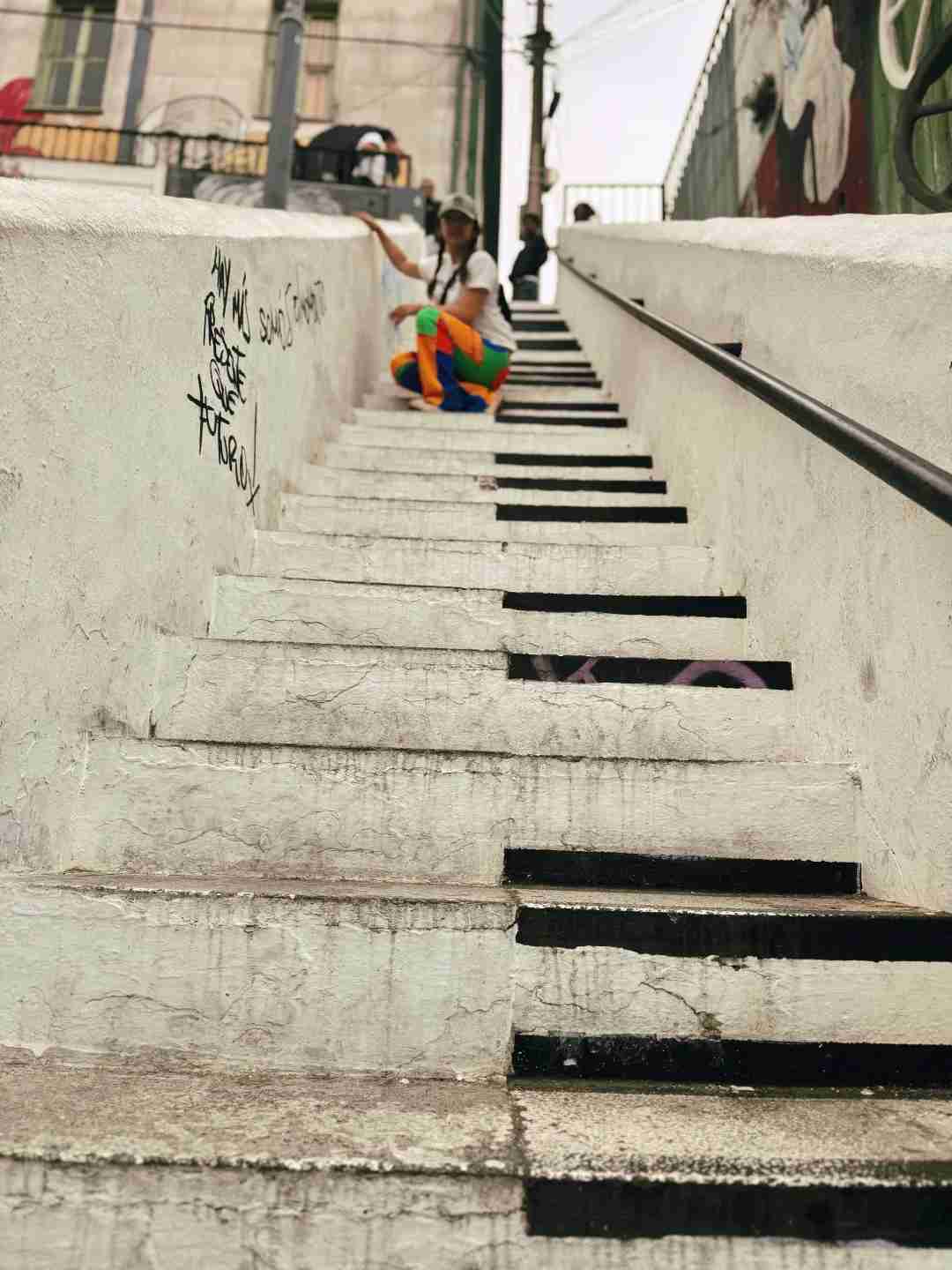 Best One-day Tour of Valparaiso: How to Explore Street Art in Summer on a Budget
