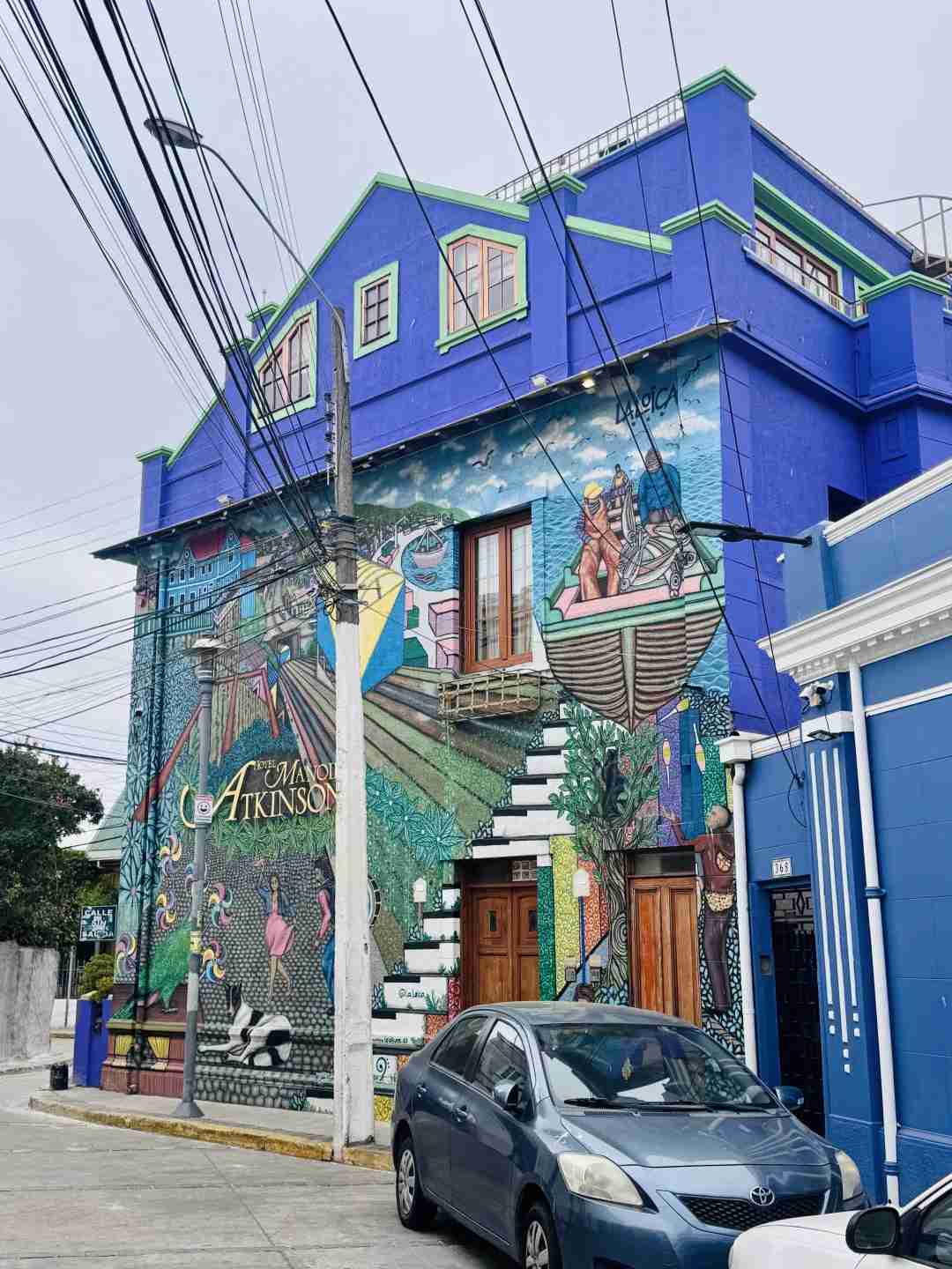 Best One-day Tour of Valparaiso: How to Explore Street Art in Summer on a Budget