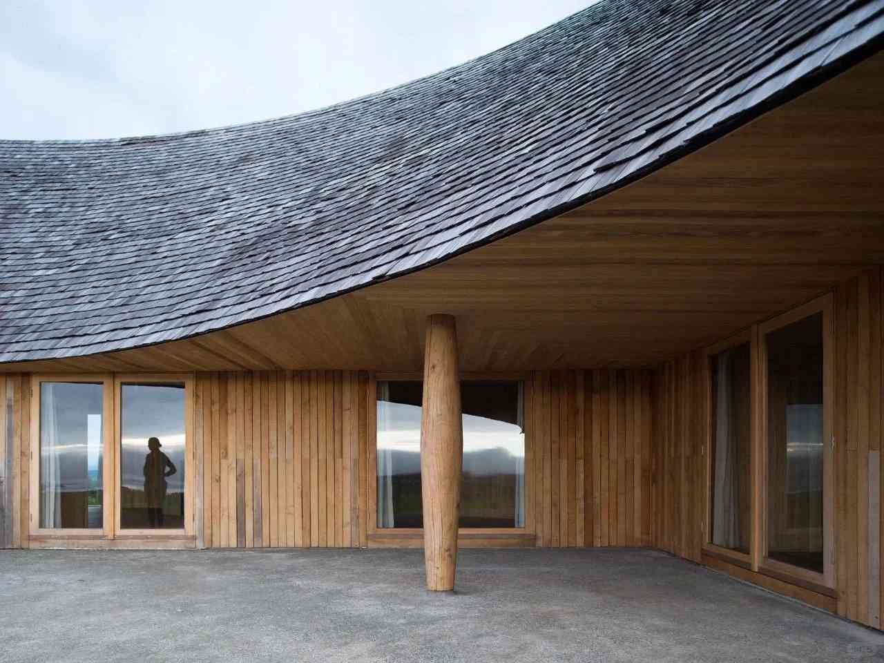 Best Self-Guided Tour Routes for Exploring Twin Houses Overlooking Chiloé Island on a Budget