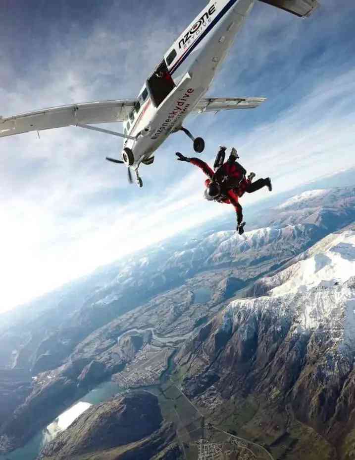 Beste Tipps, um Geld bei Skydiving-Erlebnissen in Queenstown, Neuseeland zu sparen