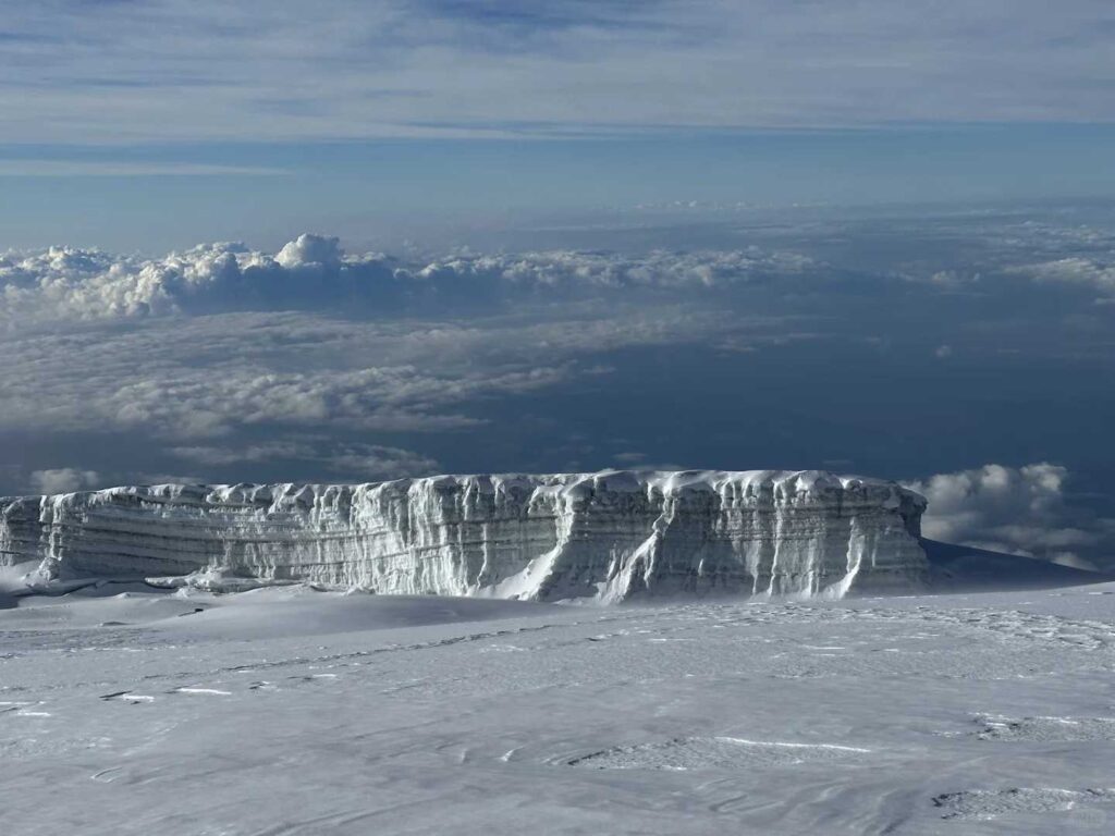 Guia de Orçamento para Escalar o Kilimanjaro: Conquiste o Pico Mais Alto da África por Menos
