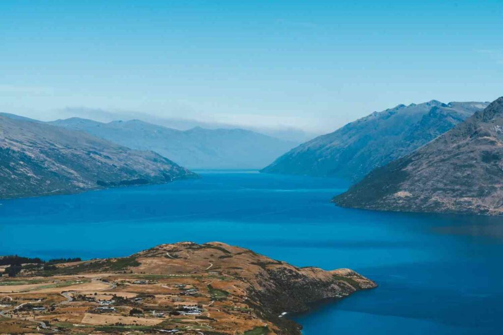 Dali vs Queenstown: Exploring the Unique Charms of Each Travel Destination