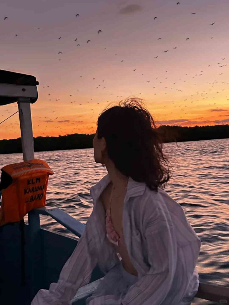 Day 4: Must-Try Komodo Sunset Tour for Unforgettable Island Views 🌄