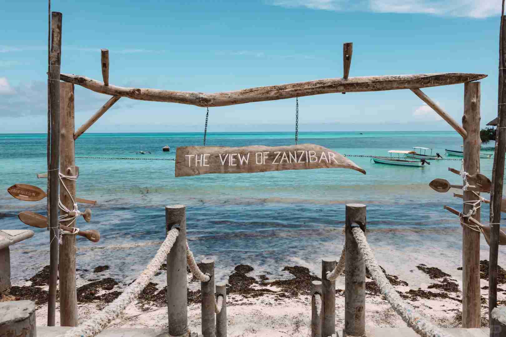 Jante no The Rock: Um Restaurante à Beira-Mar Único nas Águas Azuis de Zanzibar