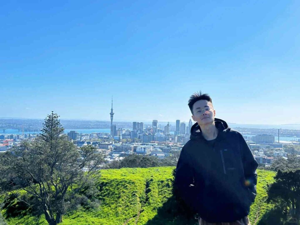 Découvrez Auckland : Promenade en ville, exploration de Devonport et randonnée à Mount Eden.