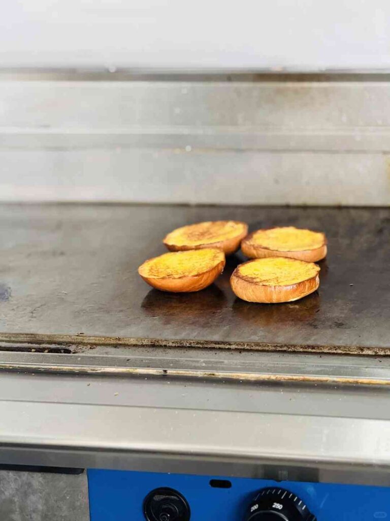 Découvrez l'incroyable expérience du burger aux crevettes de première qualité à Auckland.