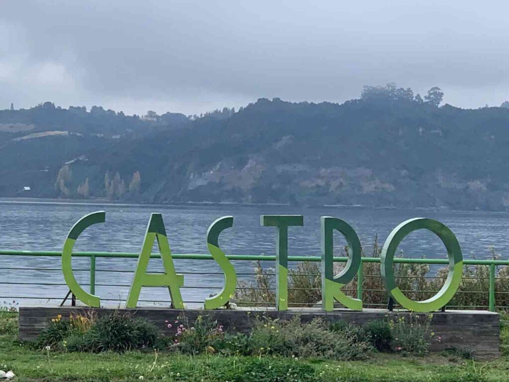 Discover Castro on Chiloé: Best Self-Guided Tour Routes & Budget Tips