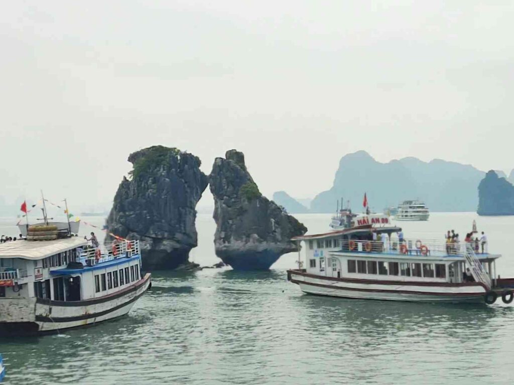 Discover Halong Bay: Must-Take Scenic Cruises for Unforgettable Experiences