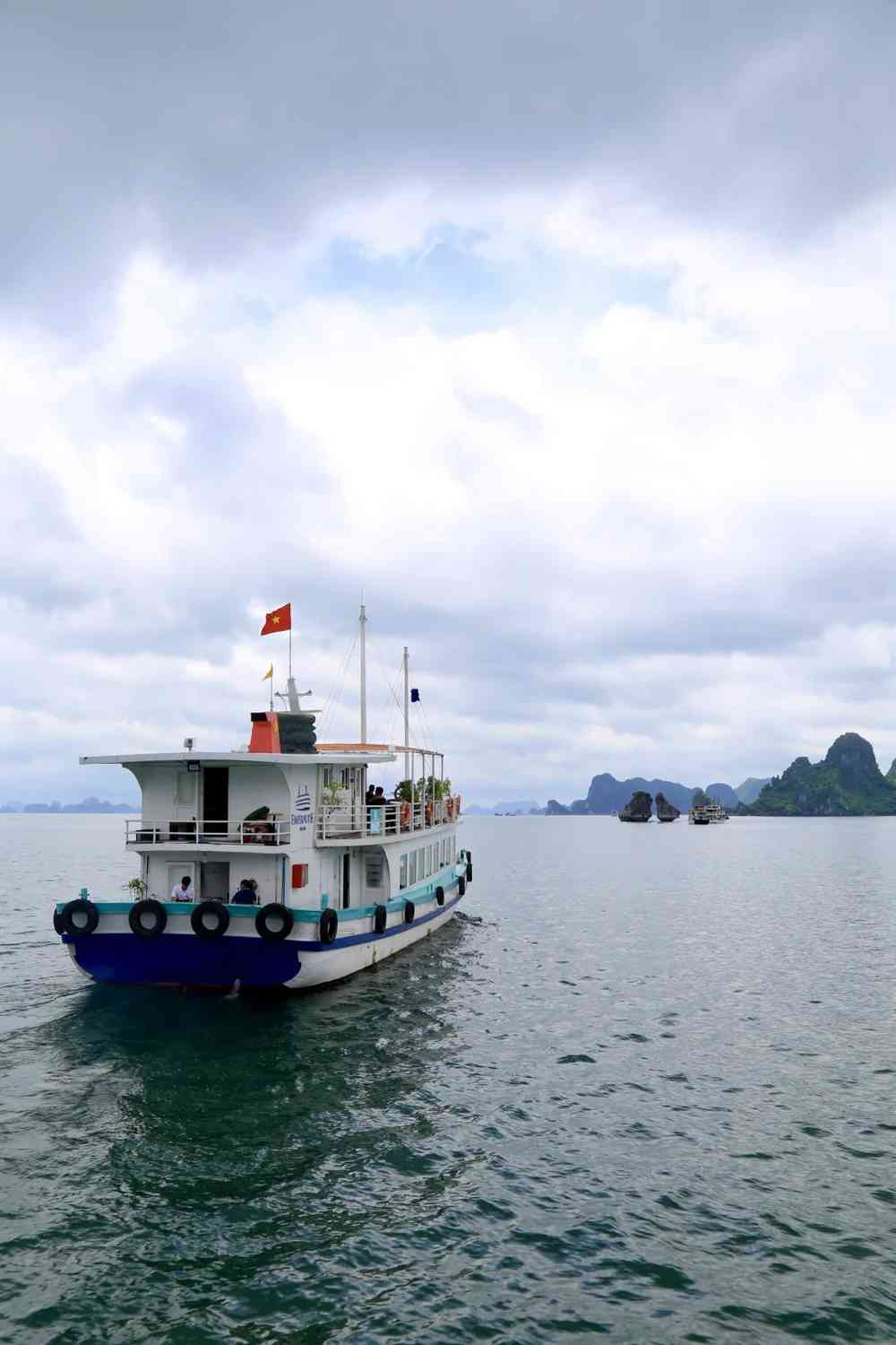 Discover Halong Bay: Vietnam's Stunning Sea Guilin Adventure