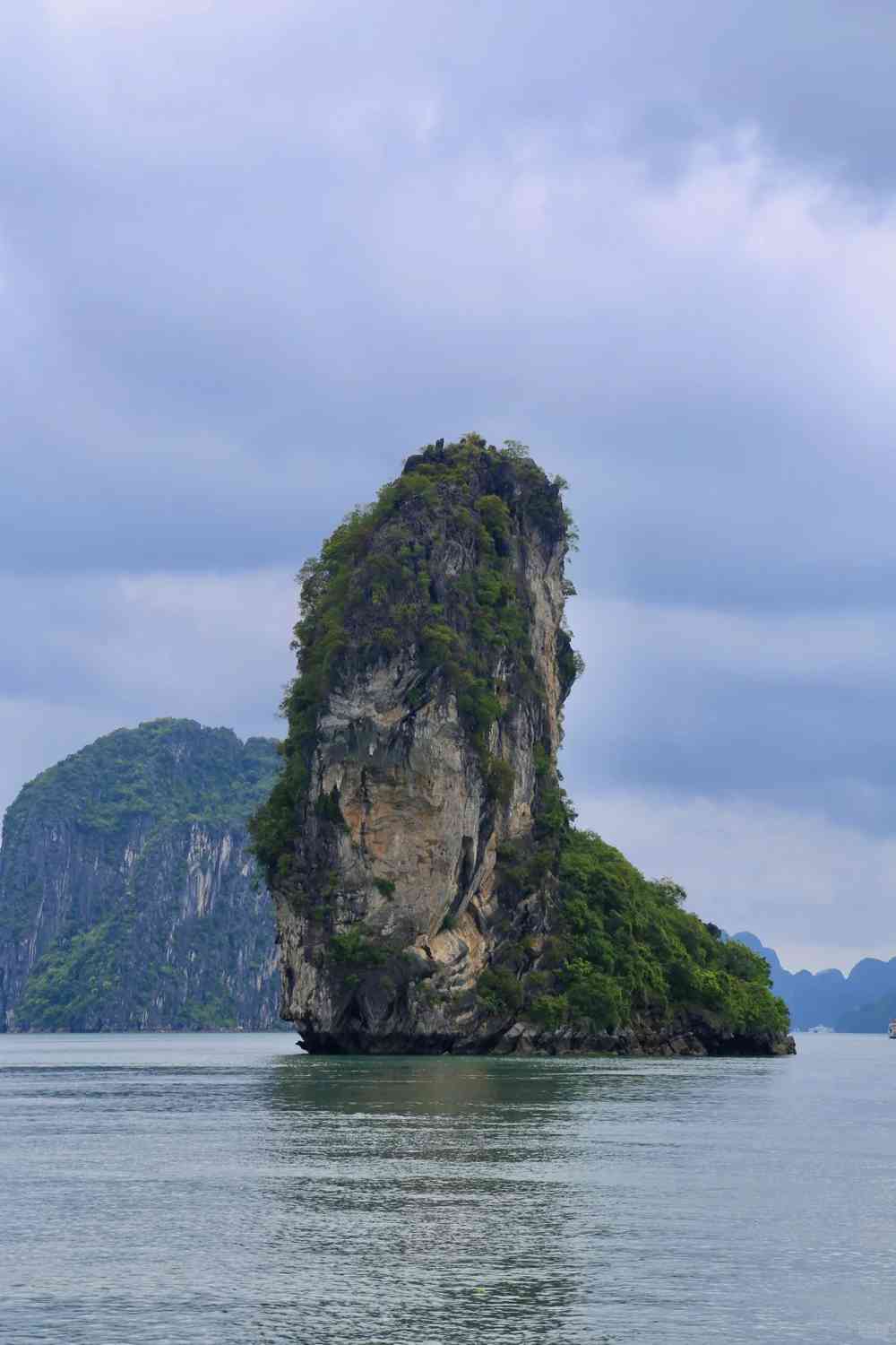 Discover Halong Bay: Vietnam's Stunning Sea Guilin Adventure