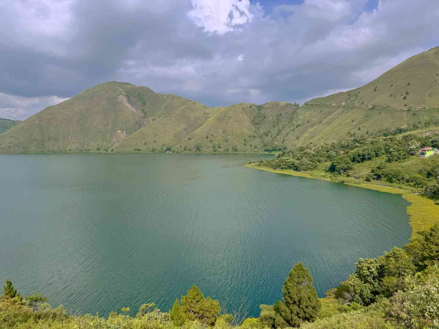 Discover Indonesia's Hidden Gem: The World's Largest Volcanic Lake, A Fairyland-like Paradise Escape