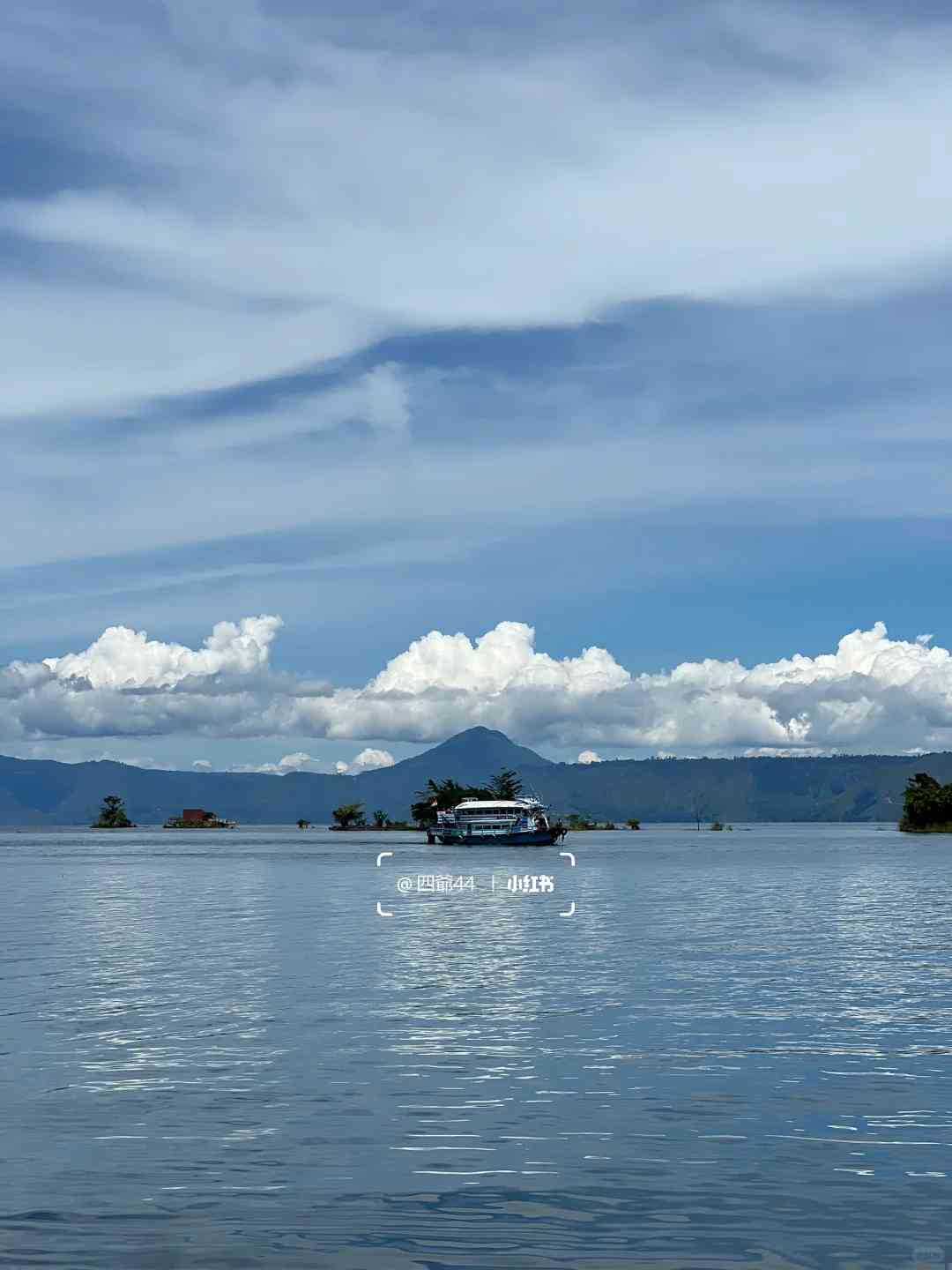 Entdecken Sie Indonesiens einzigartigen Toba-See: Das Abenteuer am größten Vulkansee der Welt