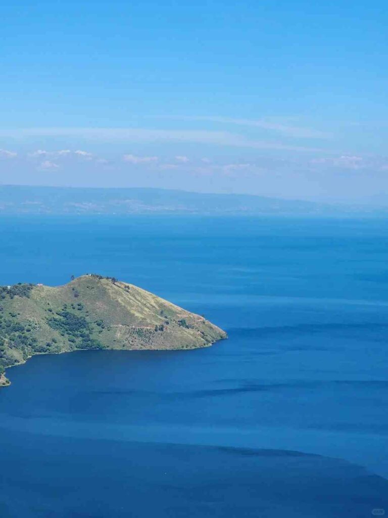 Discover Lake Toba: Indonesia’s Largest Crater Lake Adventure Destination