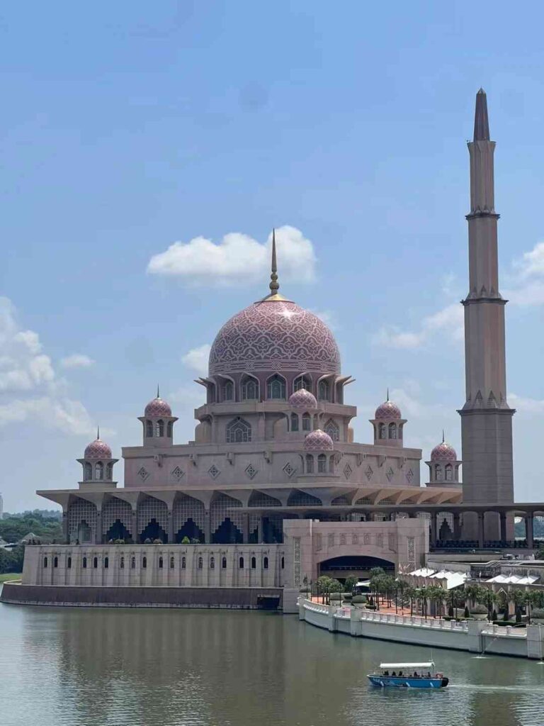 Discover Malacca’s Hidden Gems: Kuala Lumpur to Malacca Private Car Tour