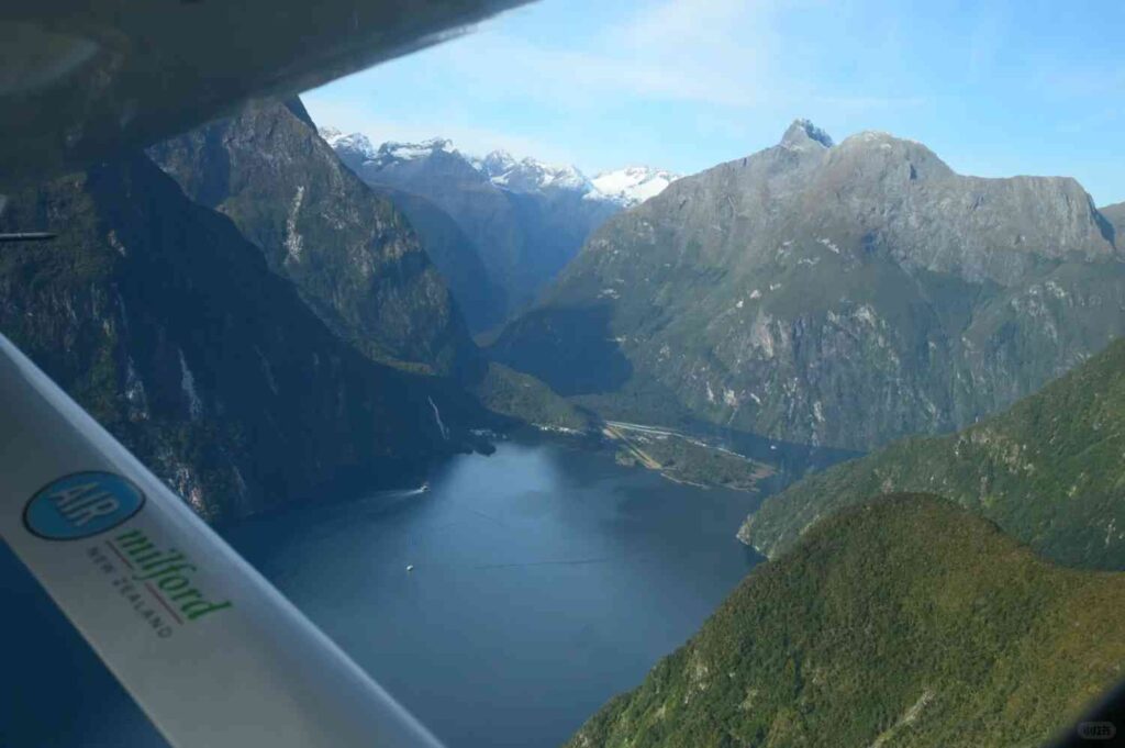 Discover Milford Sound’s Hidden Gems: Ultimate Off-the-Beaten-Path Airplane Tour Guide