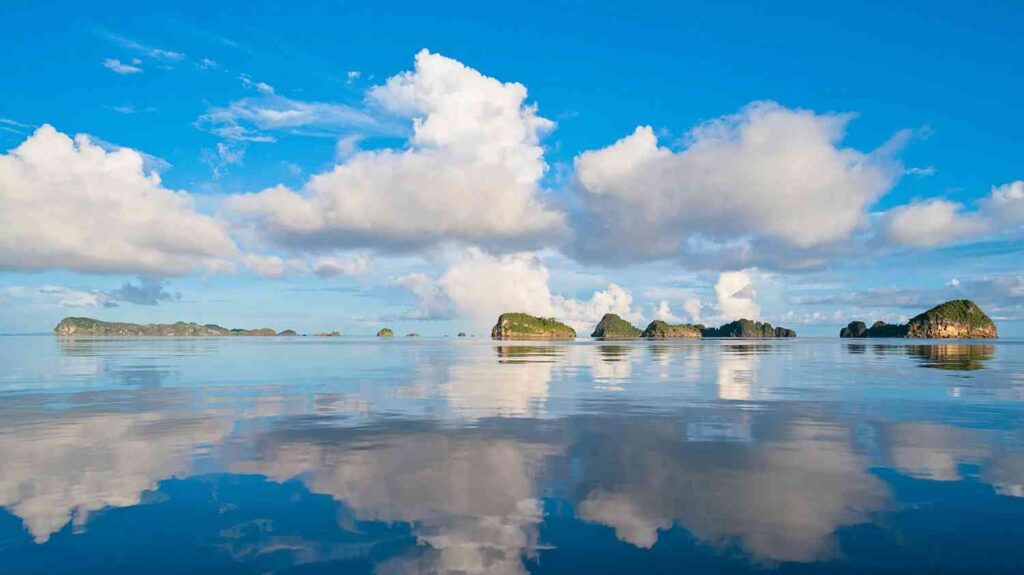 Discover Misool Island 🇲🇨: Blue Skies, White Clouds & Pristine Seas Awaits You