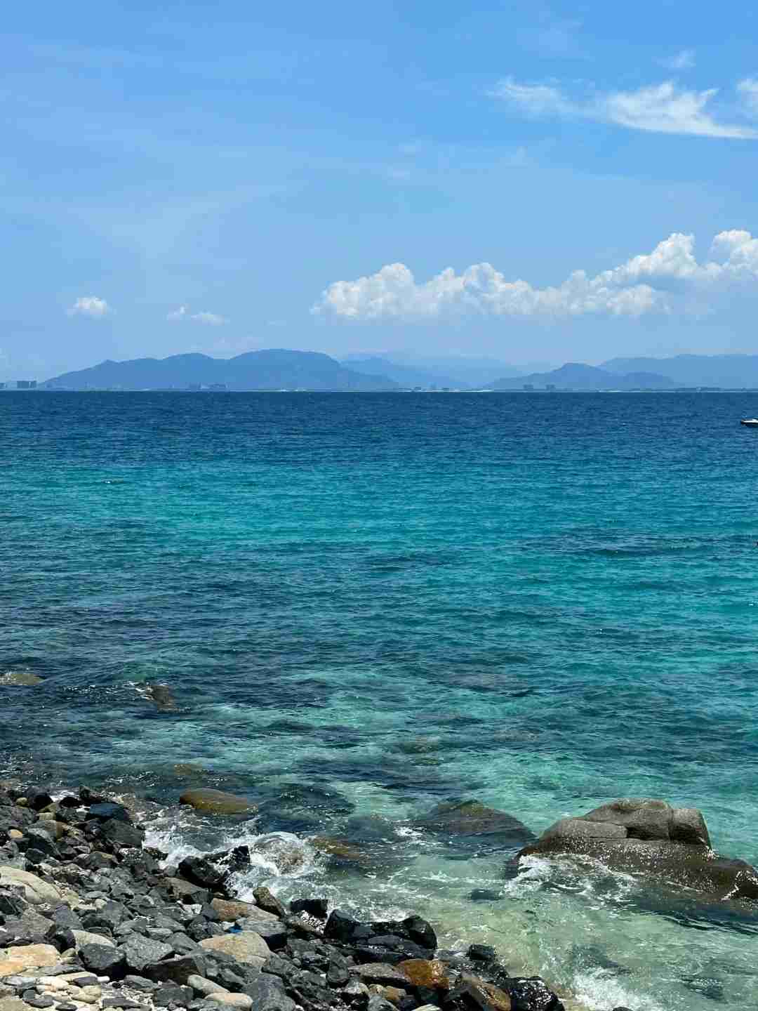 Discover Nha Trang's Affordable Glass Jelly Sea Tours Now!
