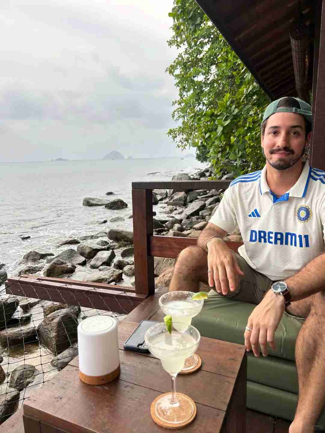 اكتشف جزر بيرهنتيان: الجنة لعشاق الشواطئ الصديقة للبيئة 🏝🇲🇾