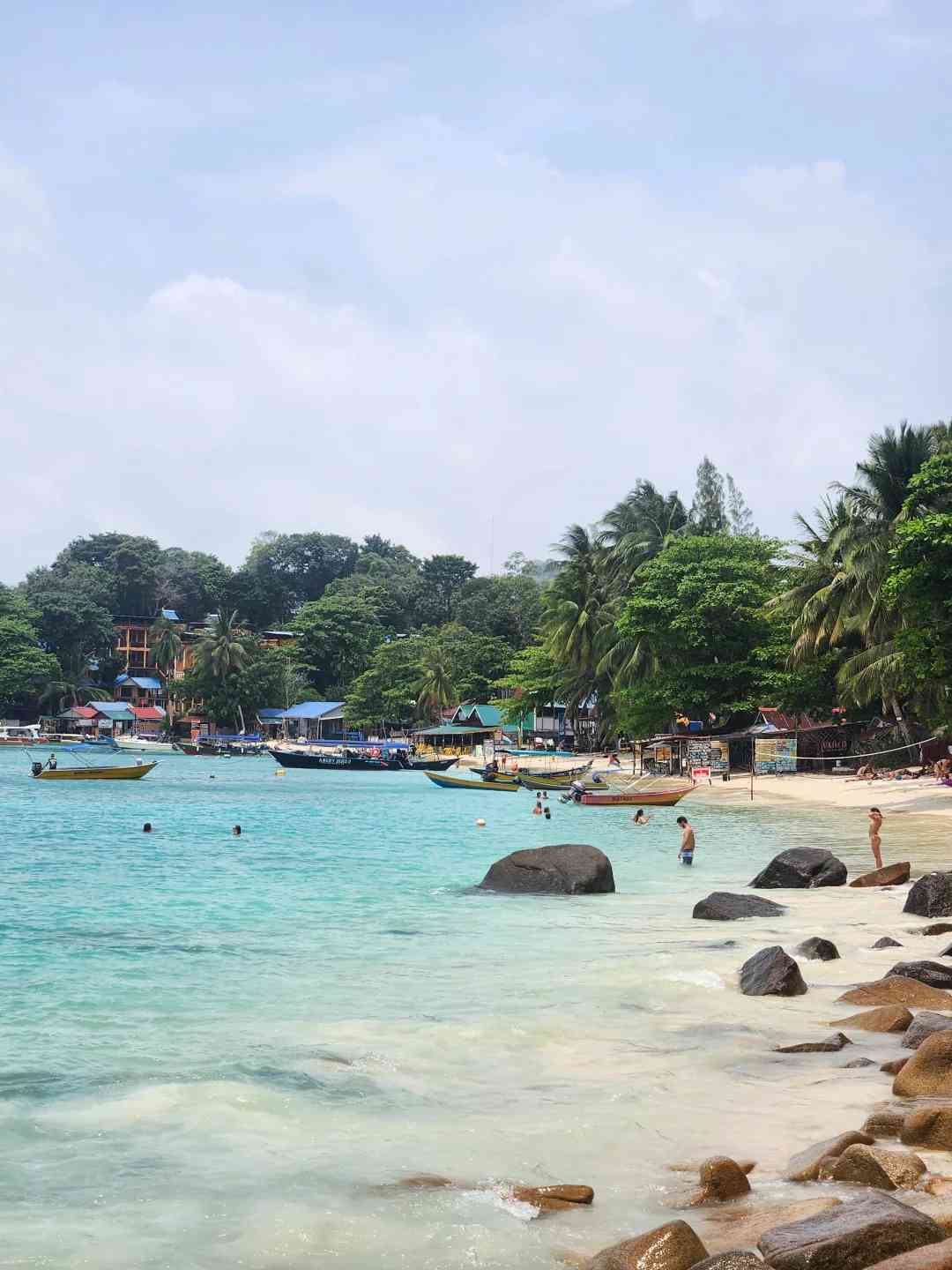 اكتشف جزر بيرهنتيان: الجنة لعشاق الشواطئ الصديقة للبيئة 🏝🇲🇾