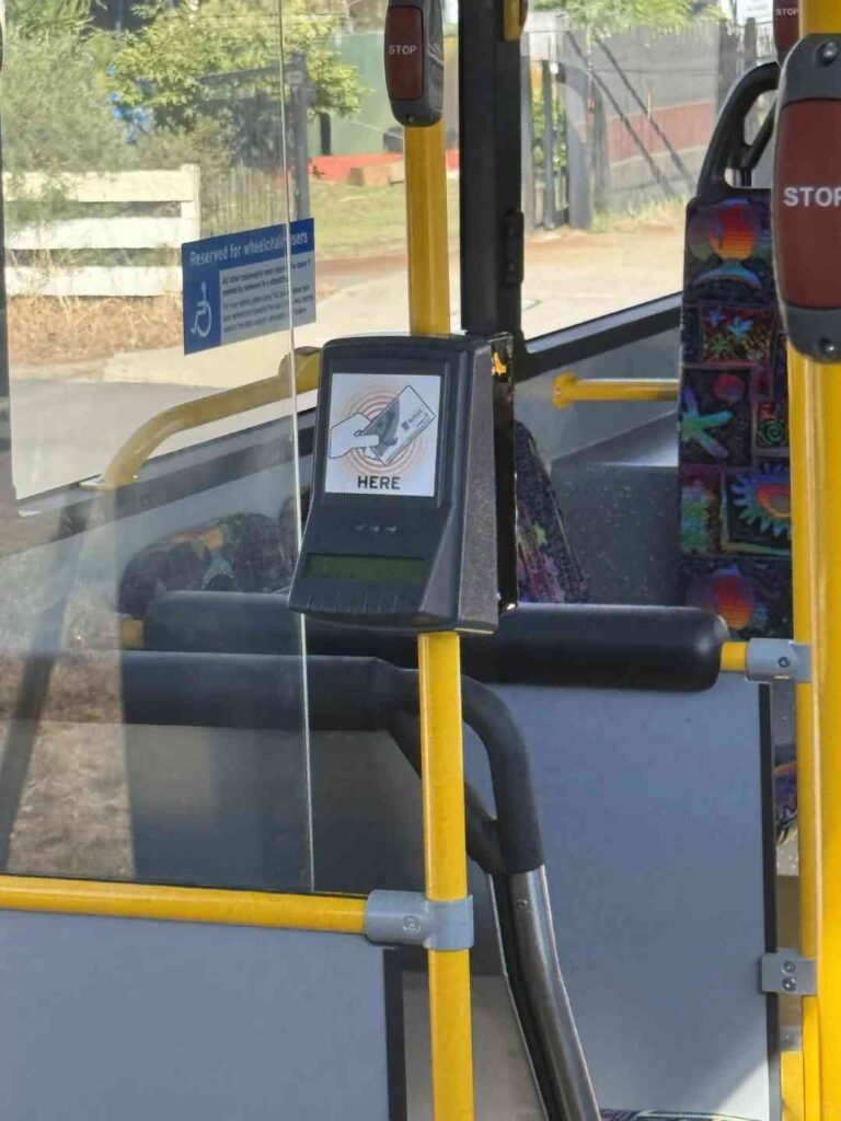 Entdecke öffentliche Verkehrsmittel in Perth: Beste Routen und Reise Tipps