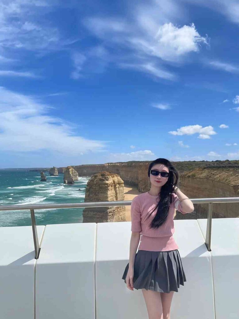 Découvrez la liberté des paysages : explorez l'aventure de la Great Ocean Road en Australie 🚗🌊