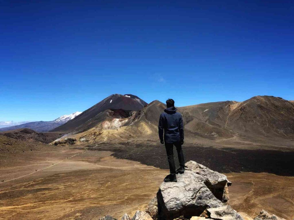 Entdecke atemberaubende Wanderwege im Tongariro National Park, Neuseelands Naturwunder.