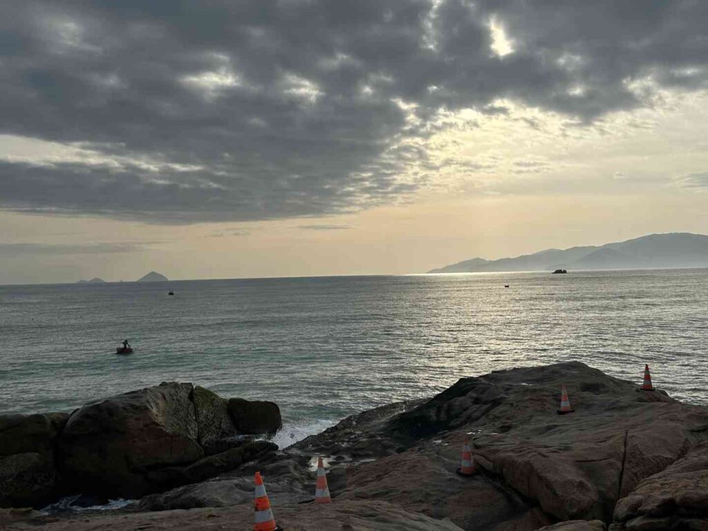 اكتشف المعالم السياحية الرئيسية والكنوز المخفية في مدينة نha Trang.