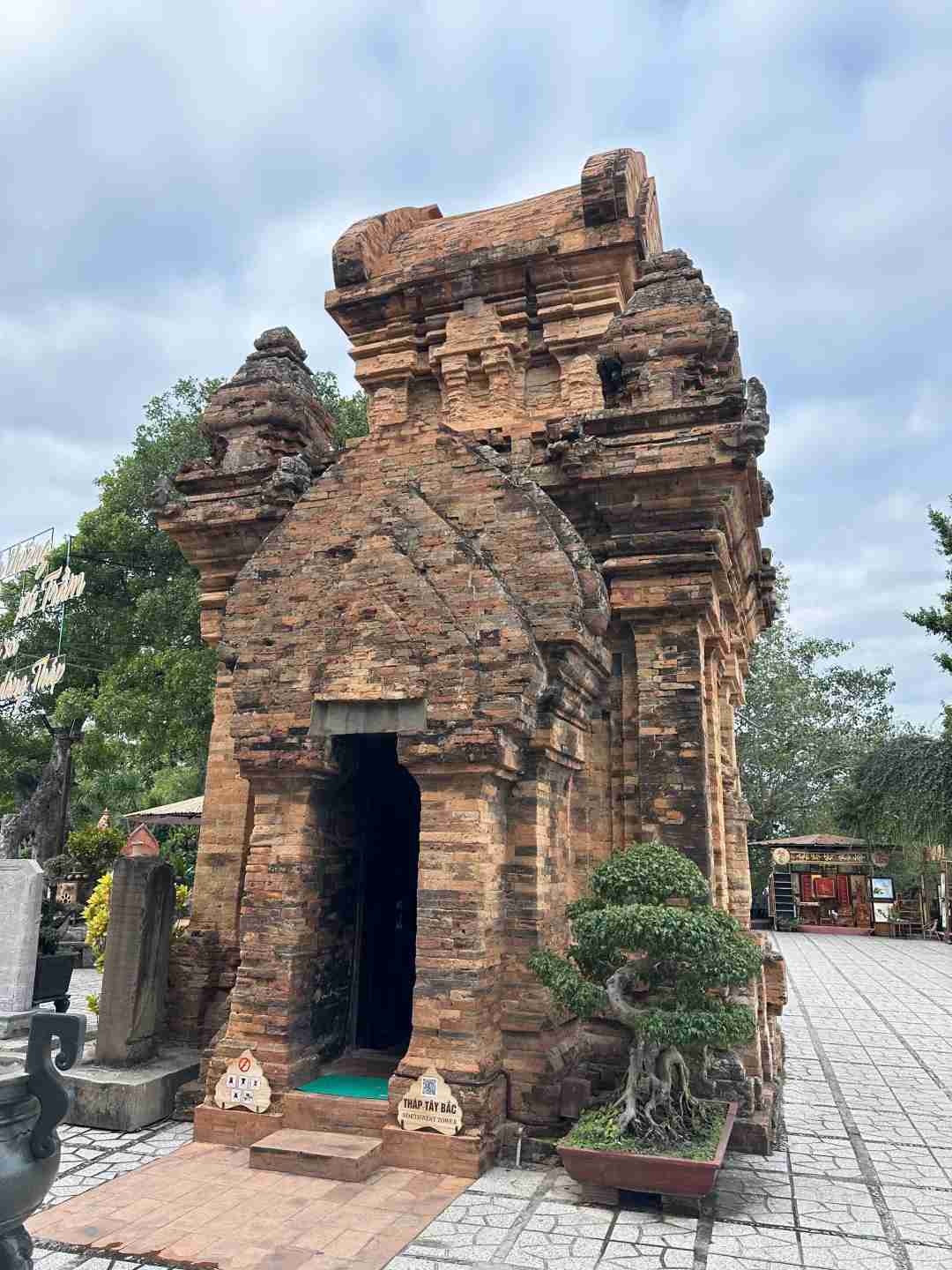 Descubra Atrações Principais e Pequenos Tesouros em Nha Trang