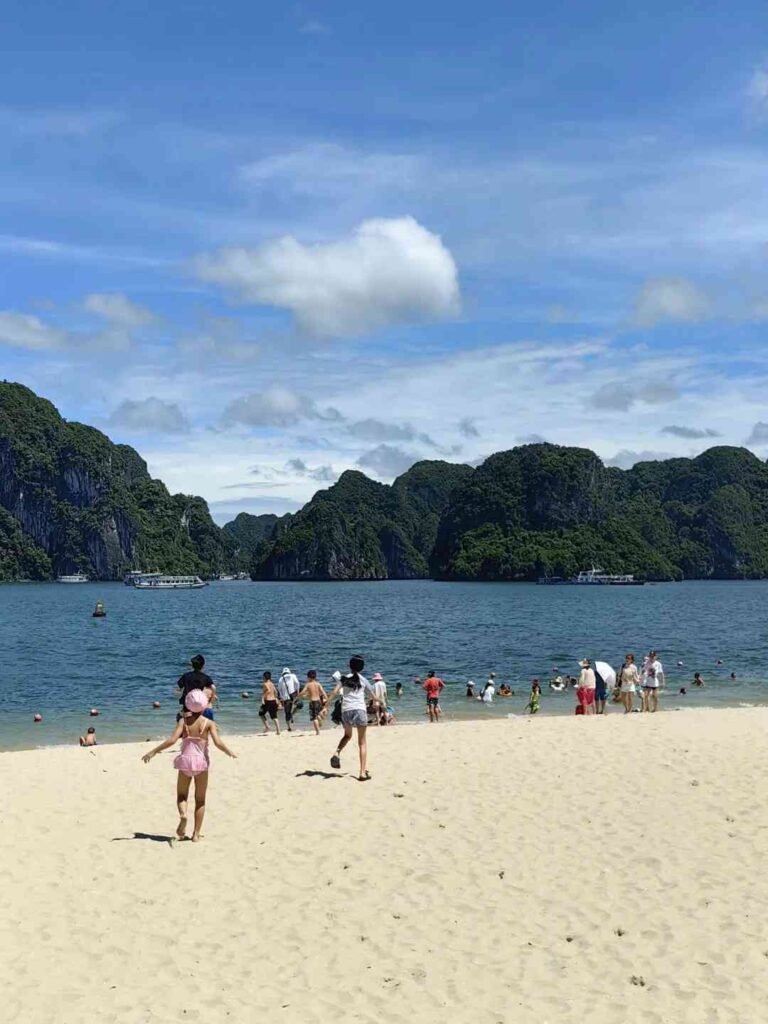 Discover Vietnam’s Hidden Gem: A Breathtakingly Beautiful Off-the-Beaten-Path Travel Destination 😭