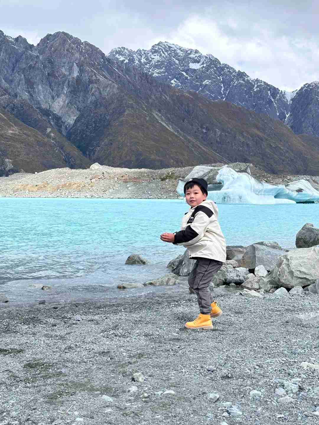 Descubra o Glaciar Antigo de 10.000 Anos Perto do Monte Cook em Apenas 30 Minutos de Caminhada