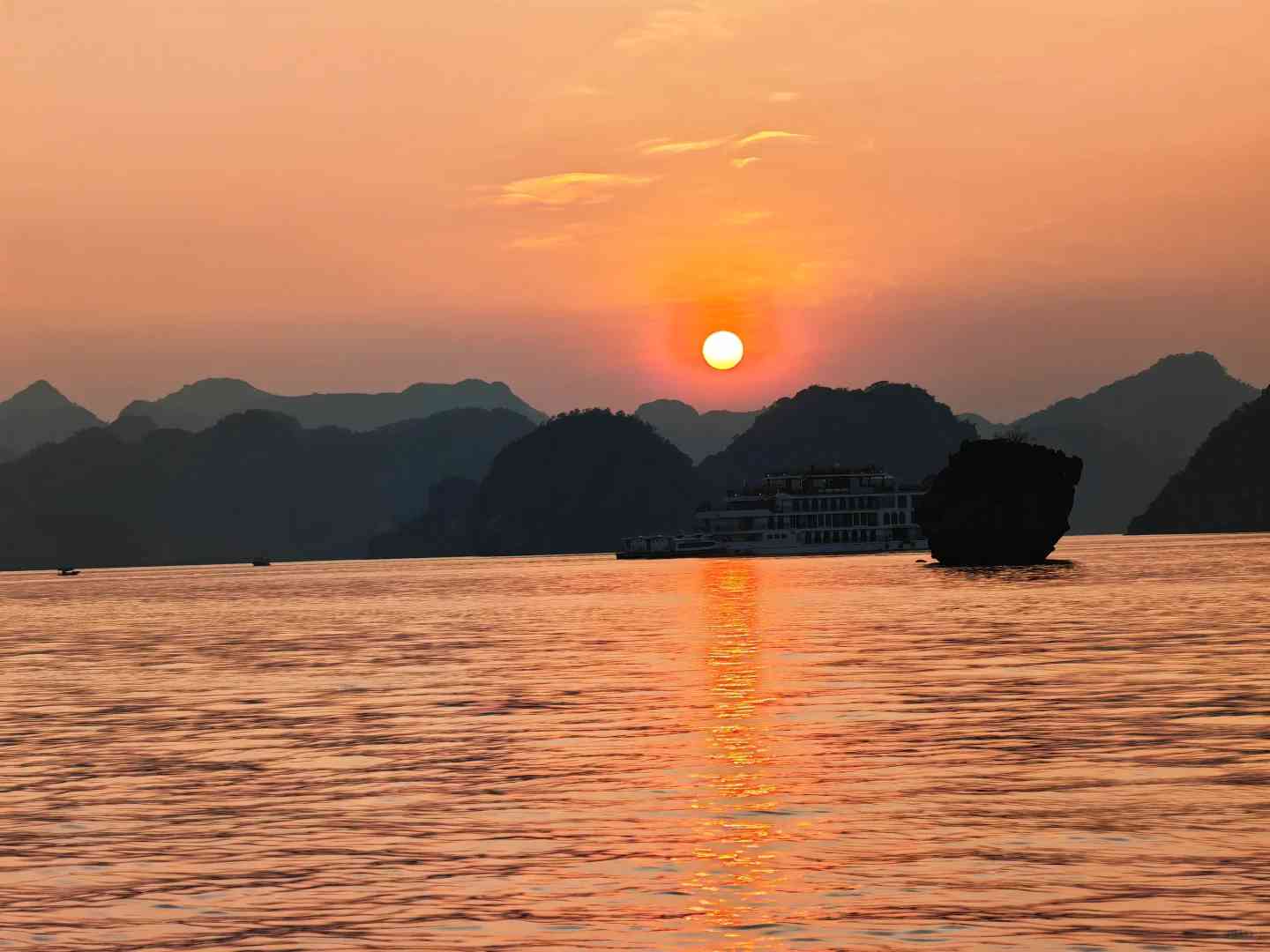 Discover the Best Vietnam Trip to Ha Long Bay: Unmissable Adventures Await