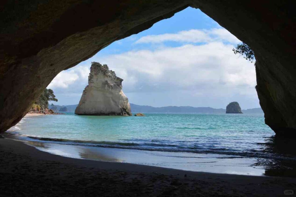 Discover the Best: Xinjiang vs New Zealand Travel Destinations
