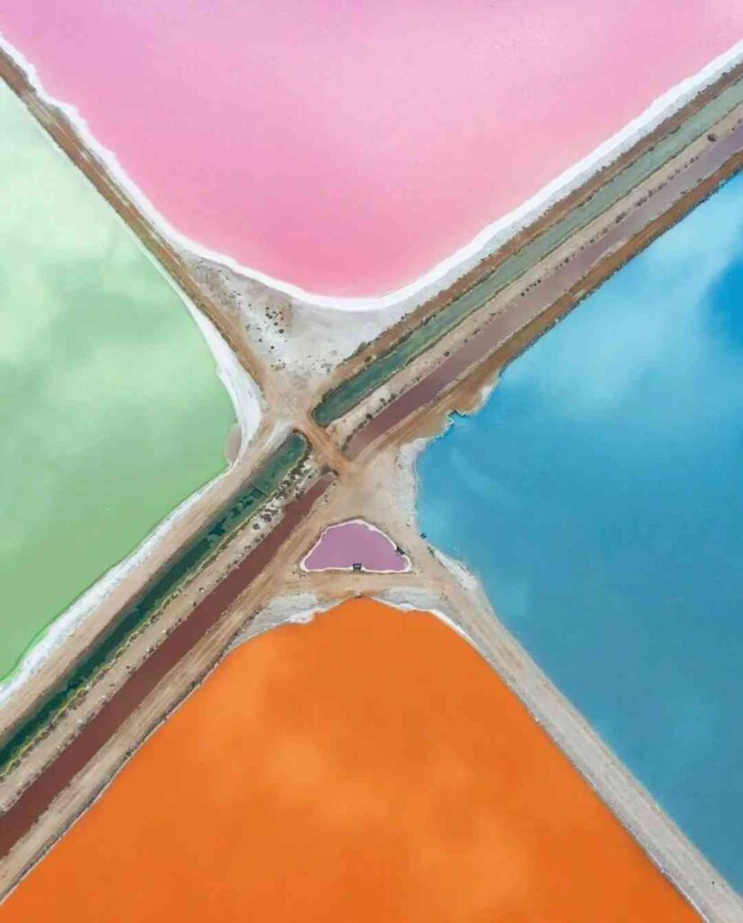 Découvrez la beauté époustouflante du lac rose d'Australie : un phénomène naturel à ne pas manquer.