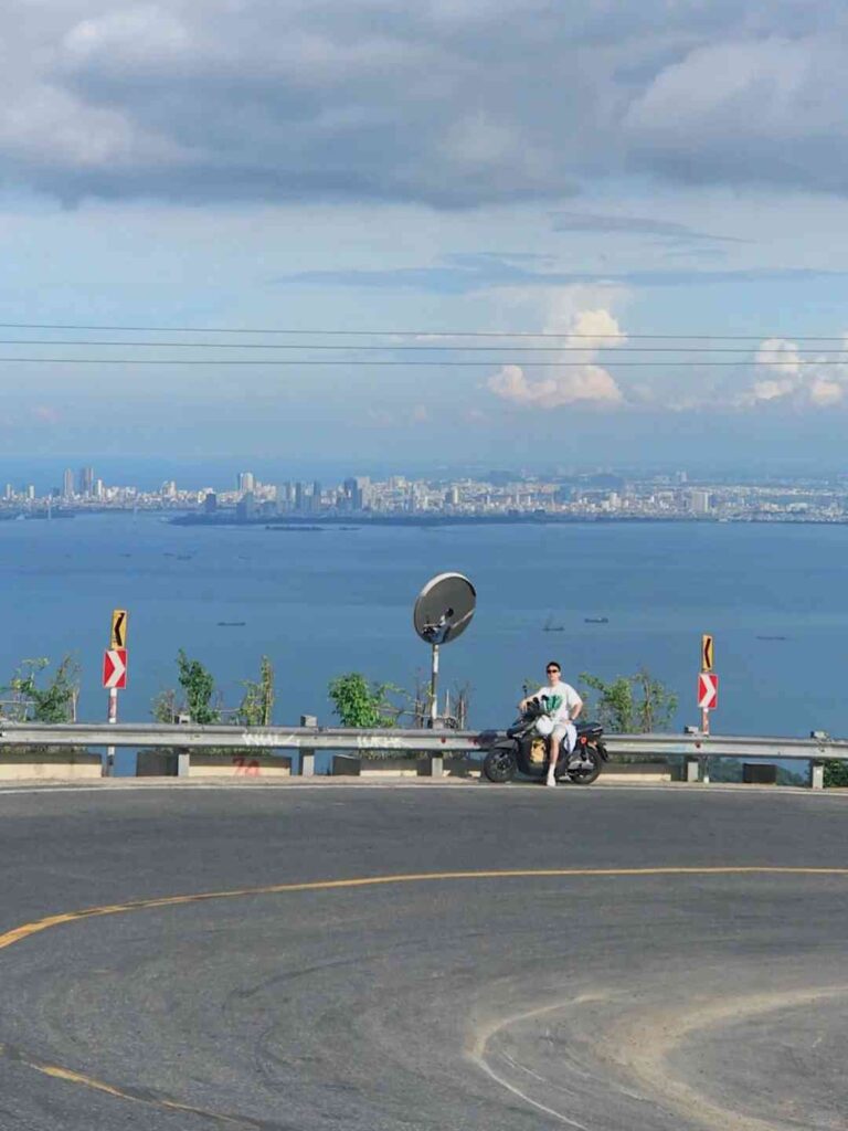 ダナンの海雲峠摩托车路線の壮大な美しさを発見しよう 🛵