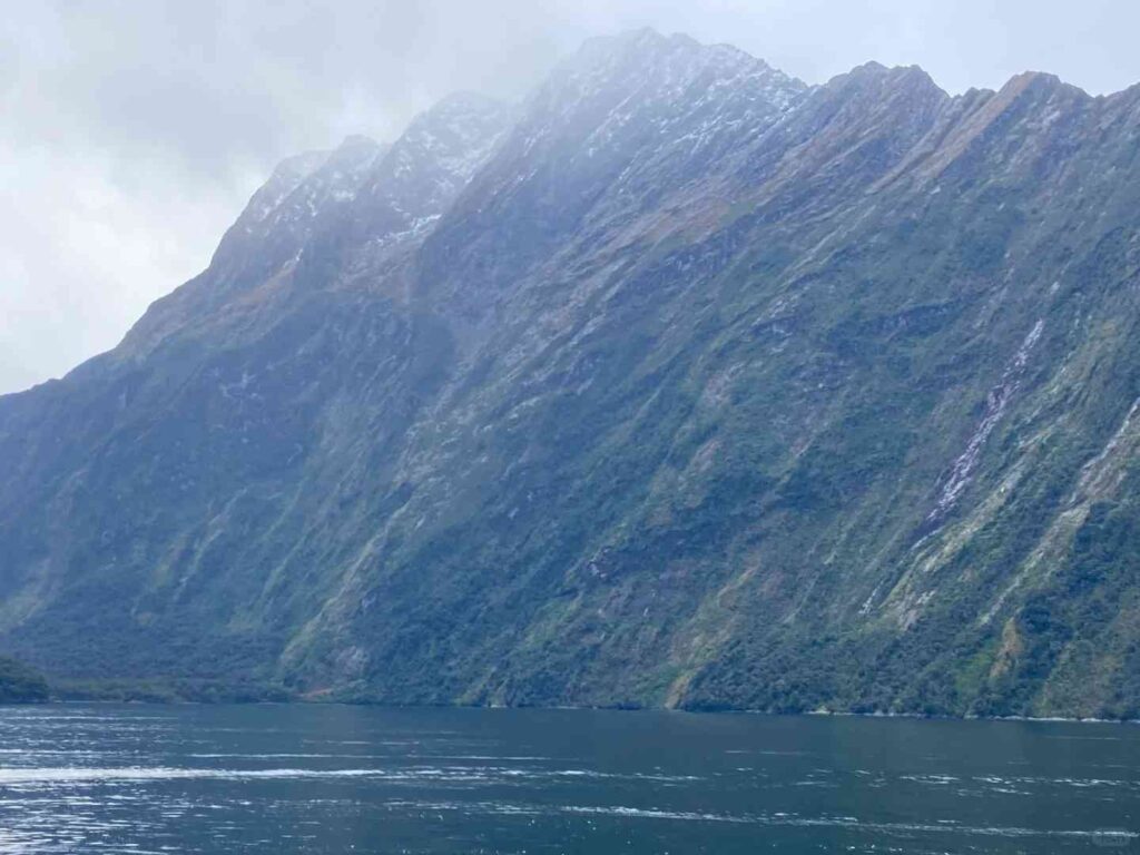 Discover the Breathtaking Beauty of New Zealand’s Milford Sound Today