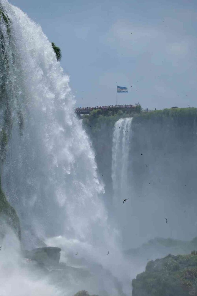Откройте скрыtą красоту: уникальная перспектива водопадов Игуасу 🇦🇷🇧🇷