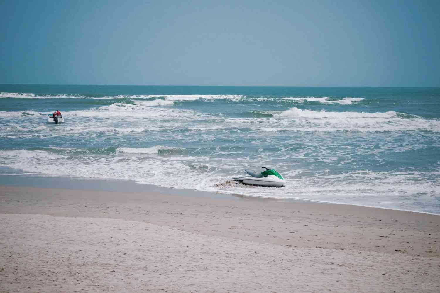 Descubra a Beleza Oculta da Praia de Mỹ Khê em Danang 🏖️