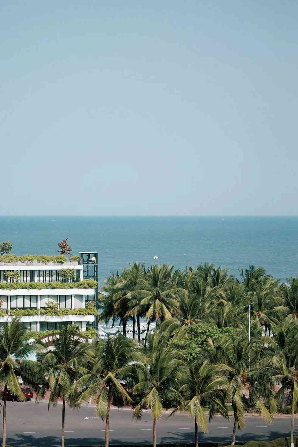 Descubra a Beleza Oculta da Praia de Mỹ Khê em Danang 🏖️