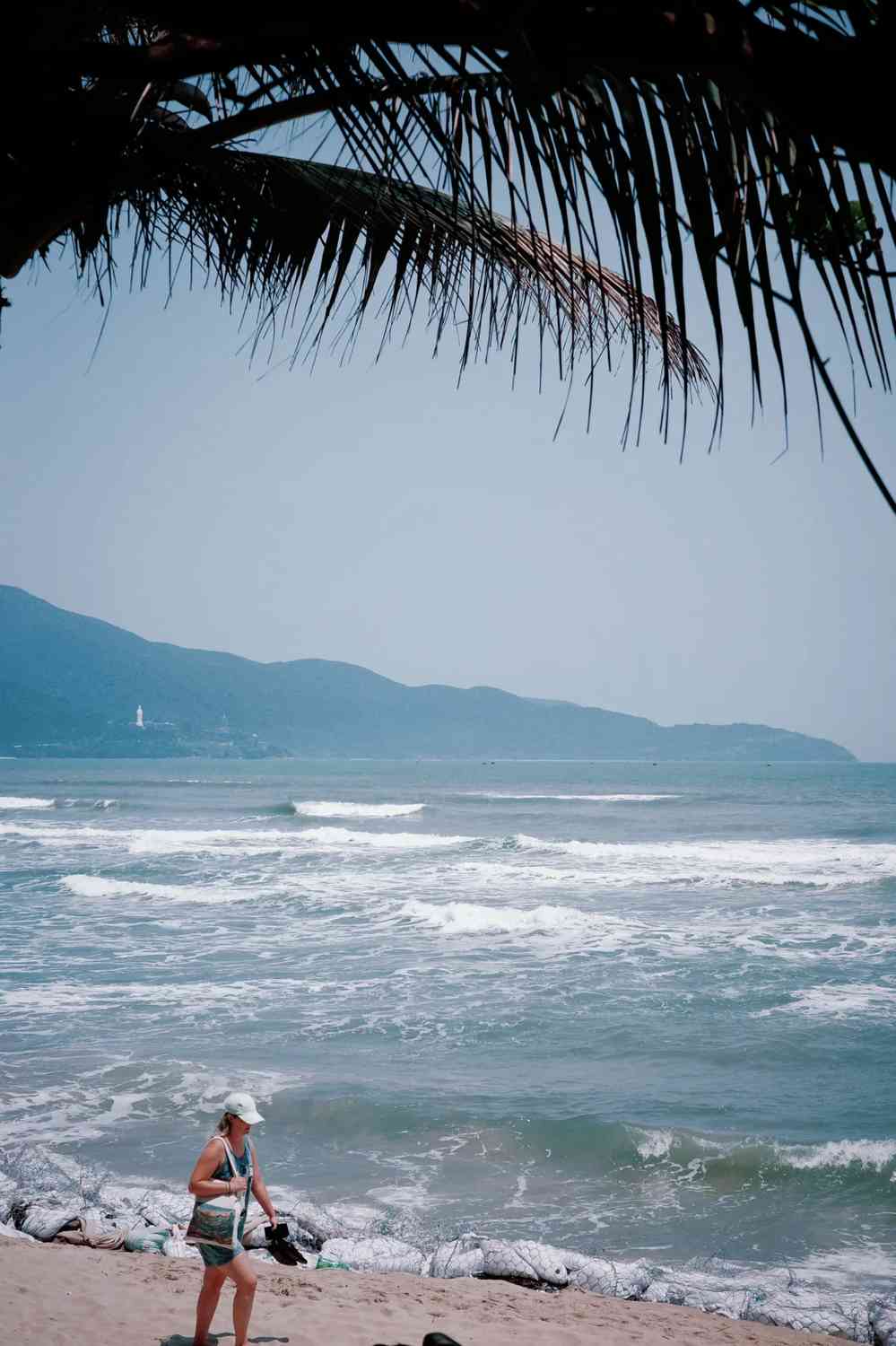 Descubra a Beleza Oculta da Praia de Mỹ Khê em Danang 🏖️