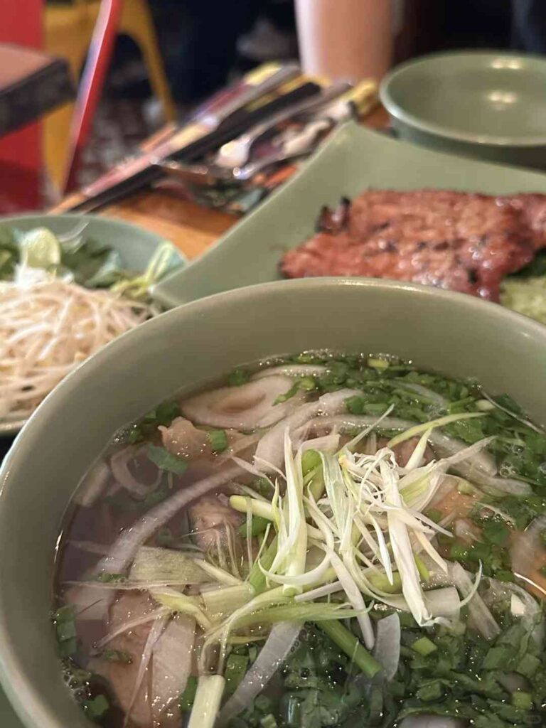 Entdecken Sie die versteckten Schätze von Ho-Chi-Minh-Stadt, Vietnam - A Traveler's 🇻🇳 Guide
