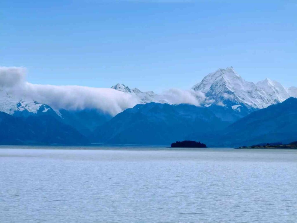 Discover the Majestic Mt Cook: The Southern Hemisphere’s Alpine Paradise