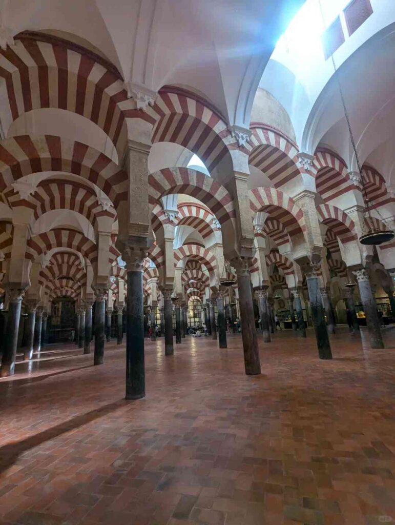 Entdecken Sie die reiche Geschichte von Córdoba: Die wohlhabendste Stadt Europas im Mittelalter.