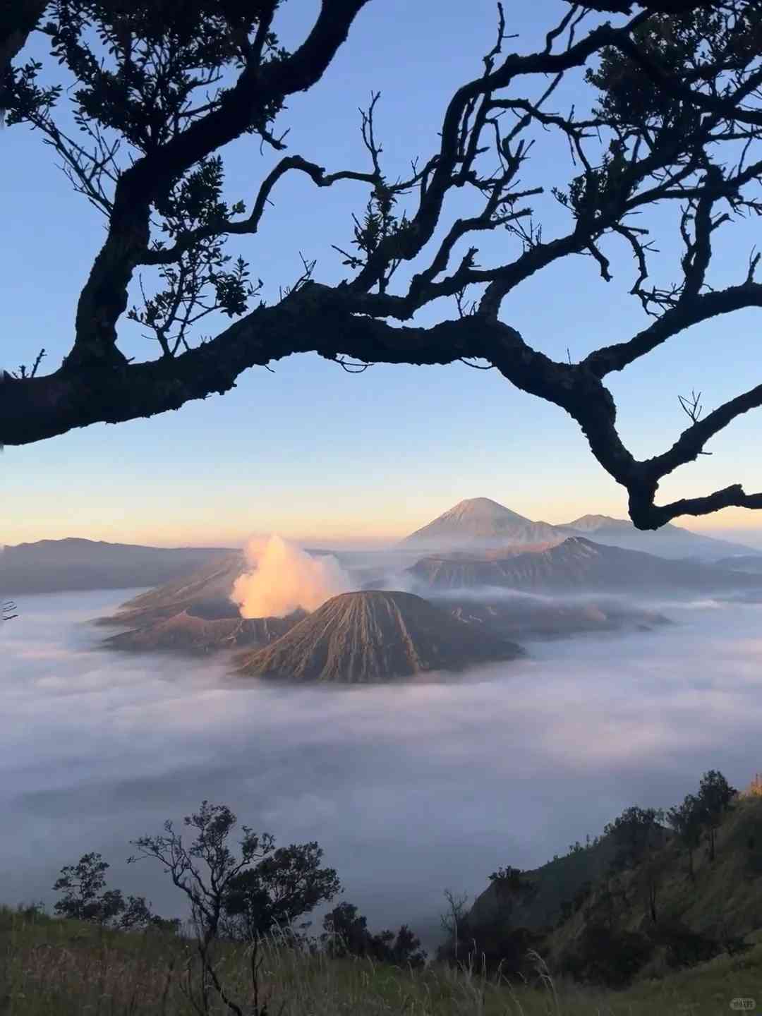 Descubra a Deslumbrante Ilha Vulcânica Alienígena Altamente Recomendada pelo Lonely Planet