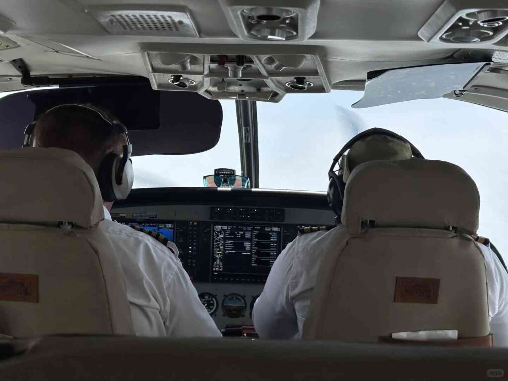 タンザニアでのサファリに国内小型飛行機に乗ることで唯一無二の体験を発見しよう。